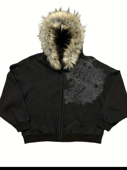 — Черное худи с капюшоном —