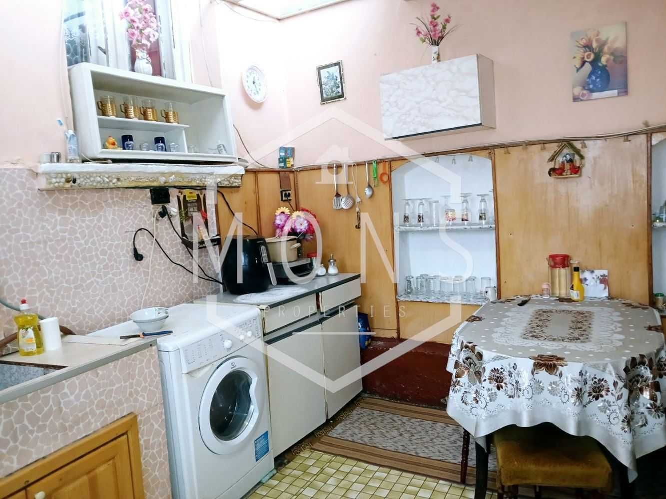 Етаж от къща с двор за продан  в ТОП центъра на гр. Севлиево