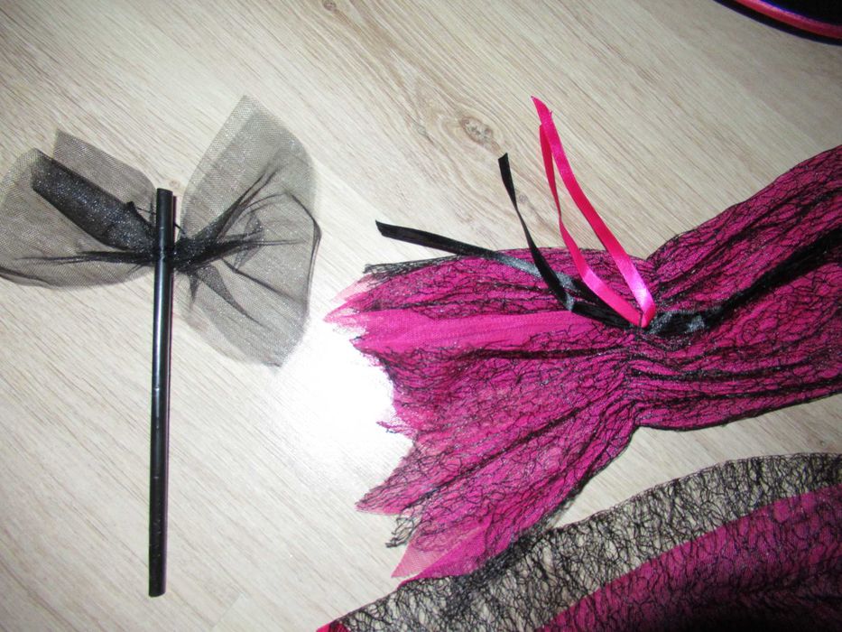 ХЕЛОУИН костюм/рокля с шапка--164 номер