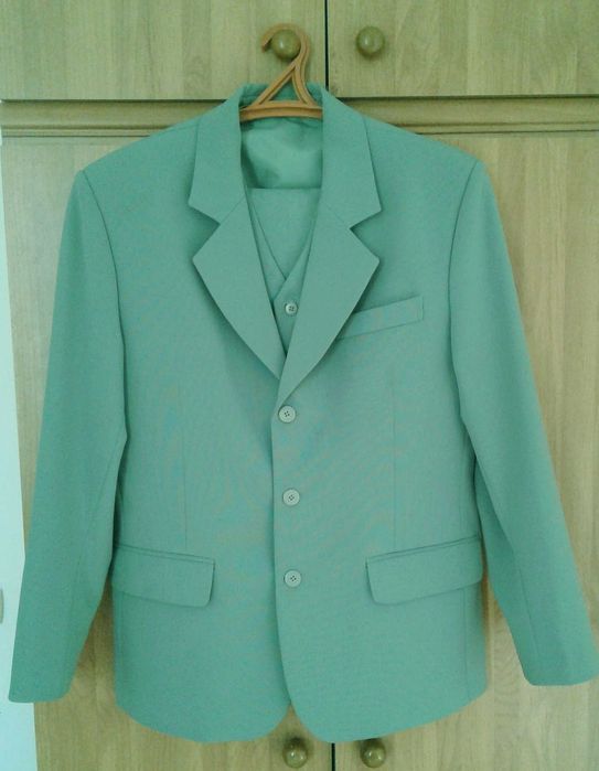 продам б/у костюм - тройку