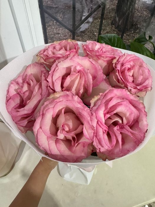 Продаю свежве букеты.Цены по 4000 тысячи