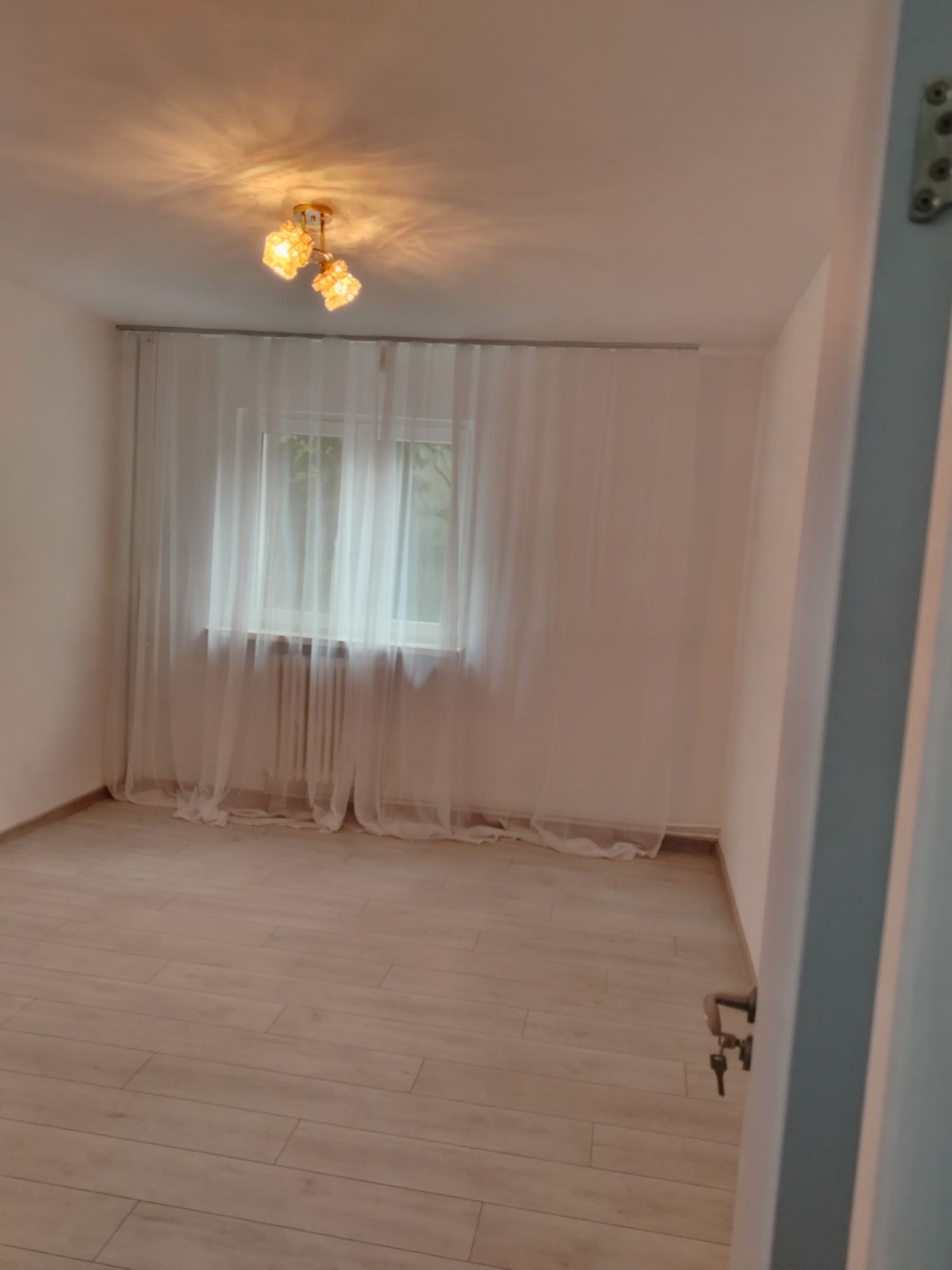 Proprietar vând Ap 3 cam Podu Roș - liceul Racovită fără risc seismic