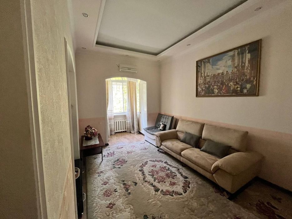 Продается 4х ком квартира, ориентир: Гостиница Россия/м. Ойбек, 90м²