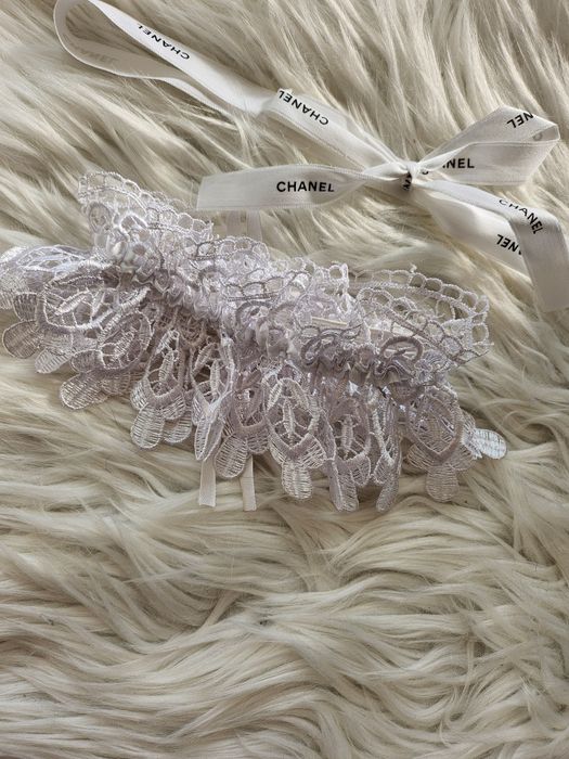 Луксозен жартиер Chanel