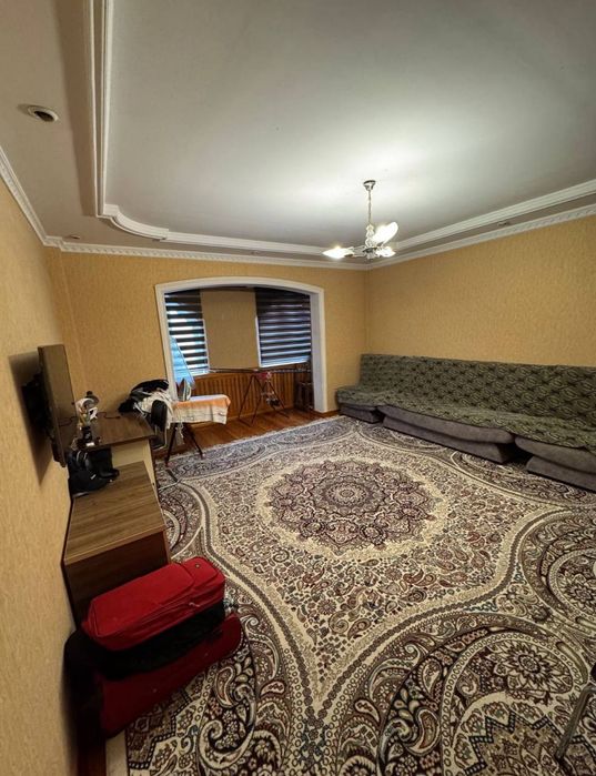 Квартира на Себзар -кафе Тарнов 3/3/9 общ пл 72м с обстановкой