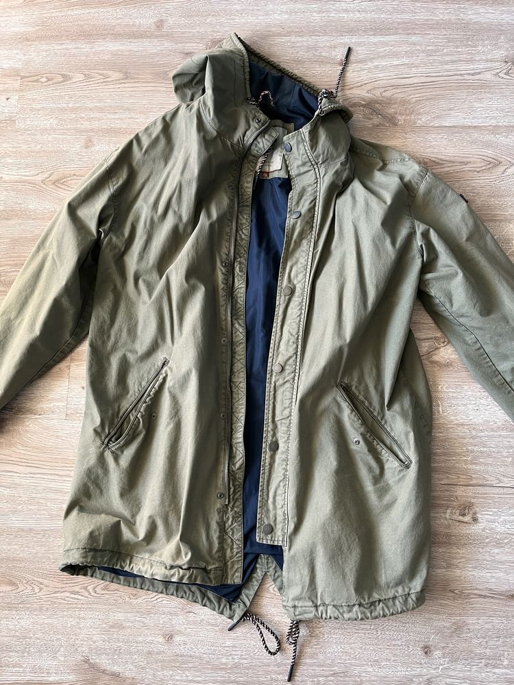 Мъжка парка tommy hilfiger xl.