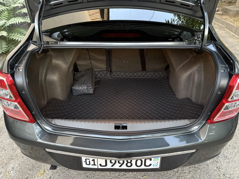 Cobalt A/T 2024 мокрый асфальт в отличном состоянии