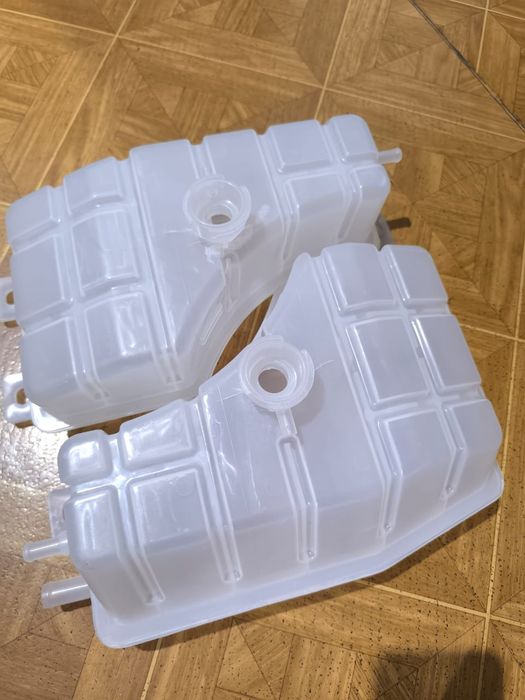 Продам расширительный бачок на Кia Sorento