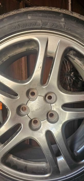 Комплект колёс в сборе: литые диски + зимняя резина 205/50 R17 93V XL
