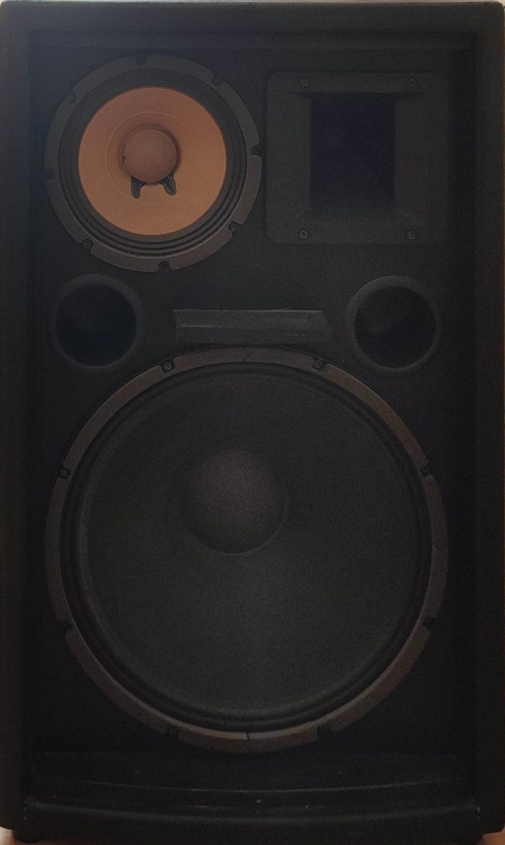 Vând amplificator qsc rmx 2450,boxe