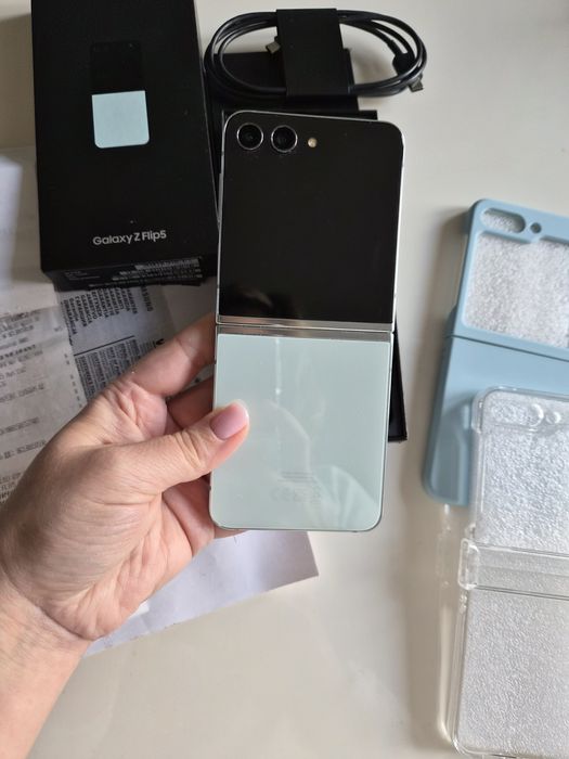 Samsung Zflip 5 -512GB Mint