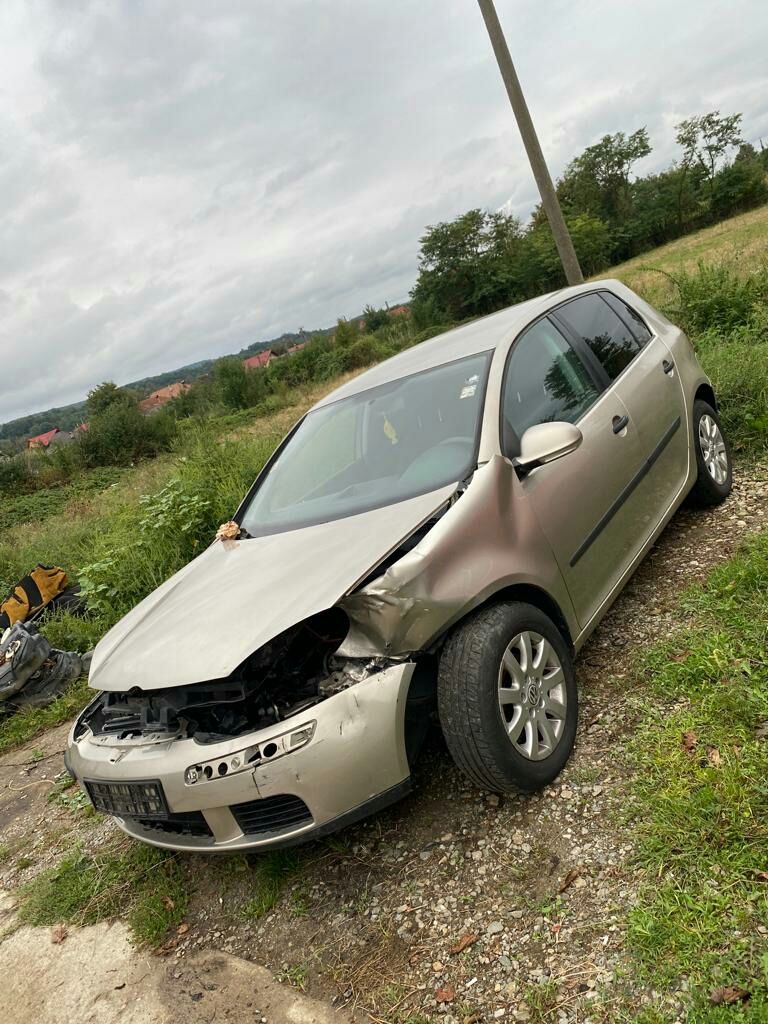 Dezmembrez golf 5 1,6 mpi 2005