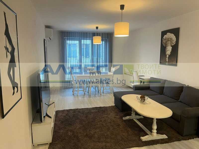 Дава се под наем Двустаен апартамент в София, Център - 72 кв.м за 765 € - Снимка #2