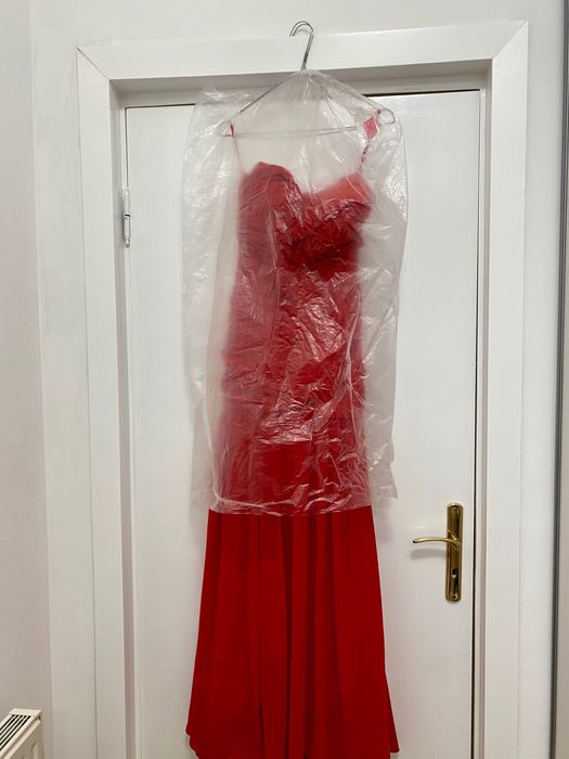 Rochie lunga rosie de nasa, domnisoara de onoare, bal, cu trena