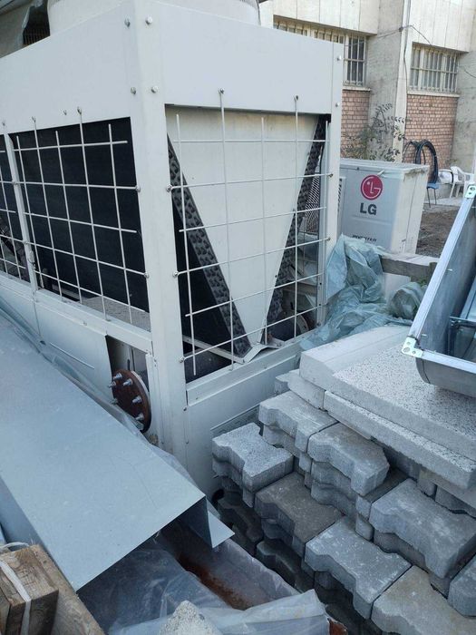 Продавам Чилър термопомпа въздух вода Midea R410