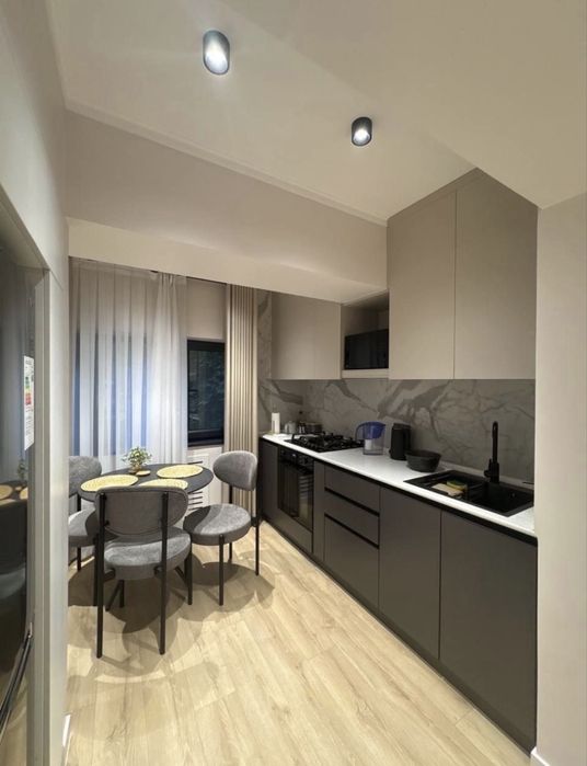 Срочно сдаётся КВ Метро Космовнатов 2-ком/4/12