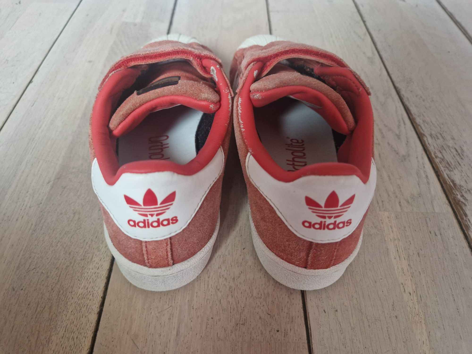 Маратонки Adidas номер 33