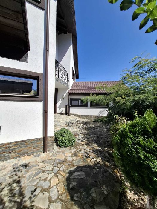 Vila Superba Complet Mobilata si Utilata In Cazasu cu teren de 1190mp