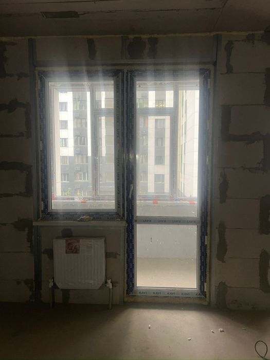 Пластивовый дверь с окной