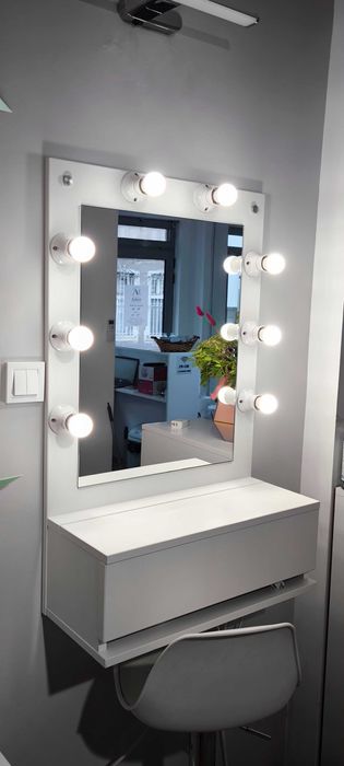 огледало за салон