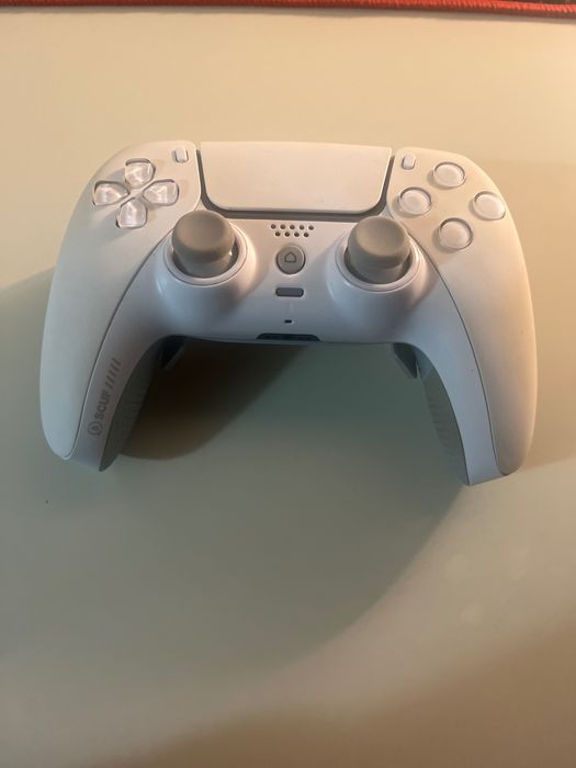 Controller scuf gaming cu hall effect si paddles