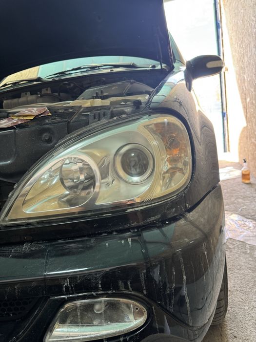 Затъмняване на призорци полираме на фарове автомобилен дерталинг