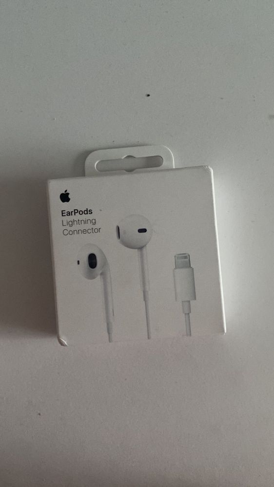 Наушники Apple-lightning