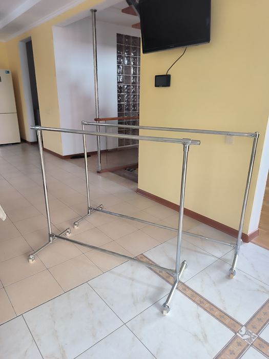 Напольные  вешалки - стойки для одежды