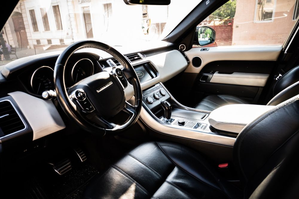Land Rover Range Rover Sport HSE model 3.0D V6 AWD Automat