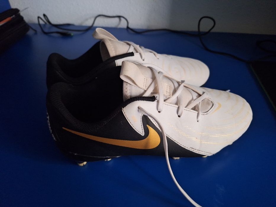 Ghete fotball nike phantom gx 2 academy mărimea 38