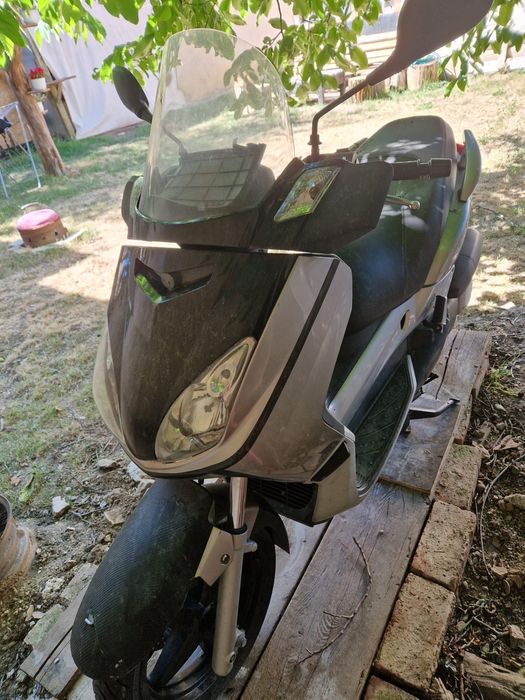 Yamaha Xmax 250 scuter