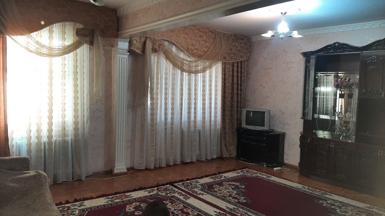 Аренда. Сергелийский р-н Куйлюк Массив 5 4/5/5 чистая квартира