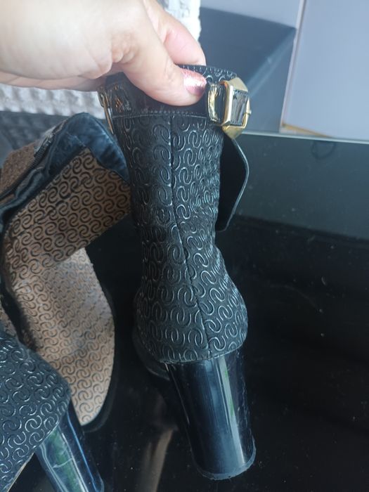 Боти с висок ток