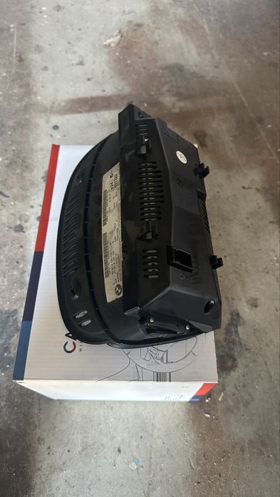 Продавам оригинална голяма навигация свалена от BMW E91