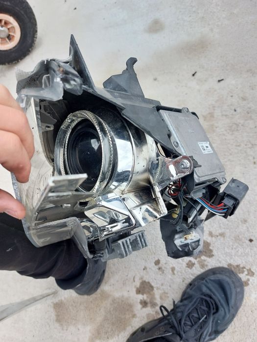 Десен фар BMW X1 2015