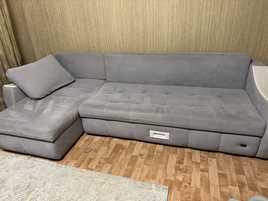 Продам диван угловой