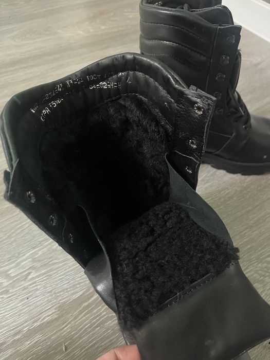 Зимни берцый 42 размера.15000 тг