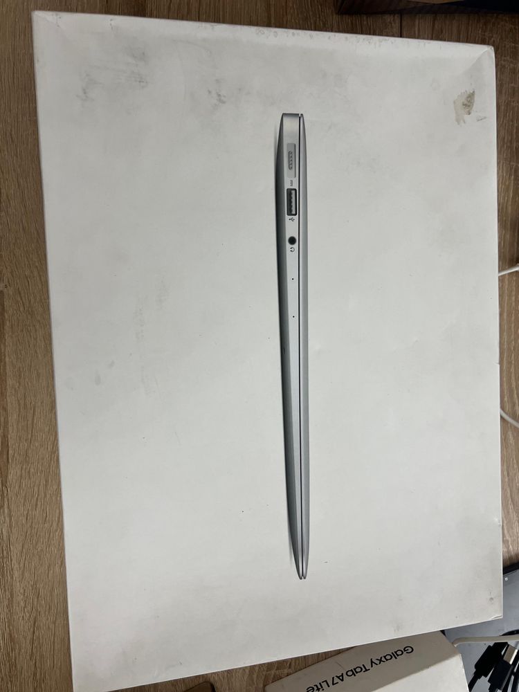 "Apple MacBook Air 11"" (Early 2015) C02P9T5QGFWM, КП-000055"