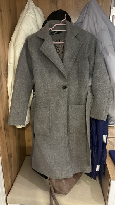 Разгружаю гардероб ,продаю вещи