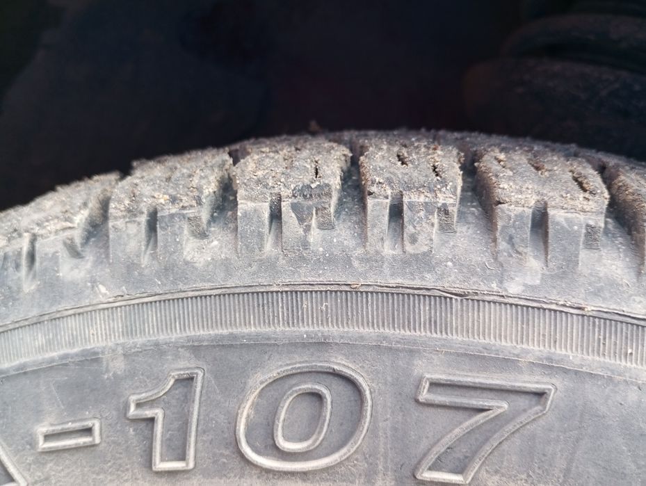 Продам шины комплект 4штуки