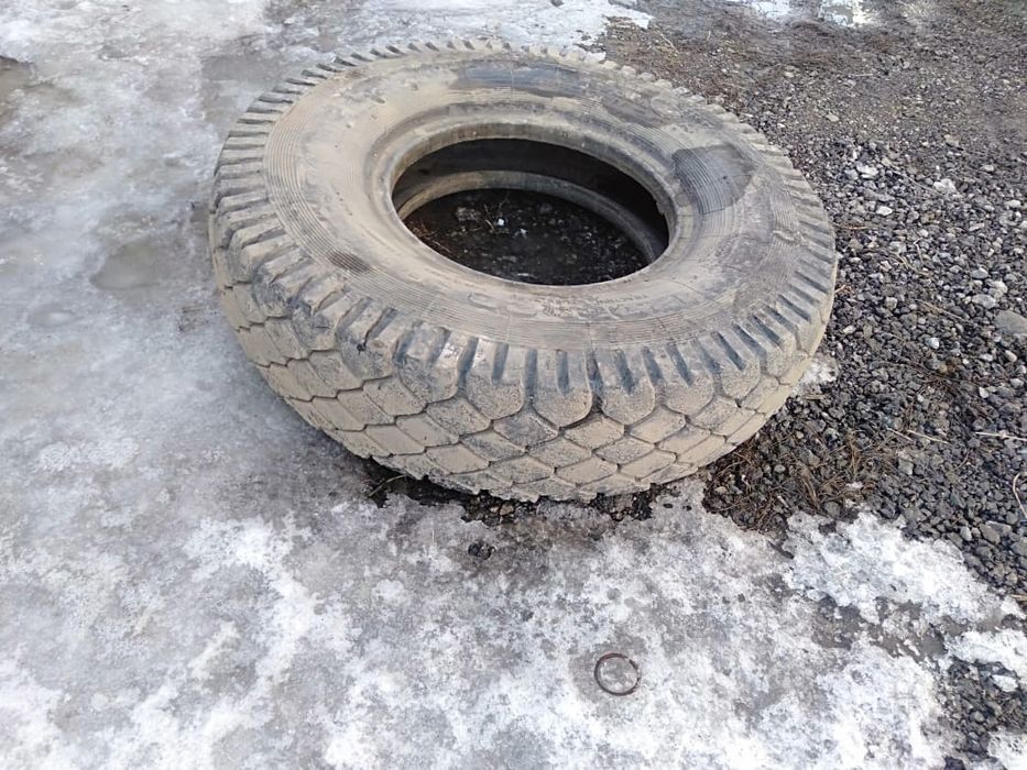 Продам шину на маз