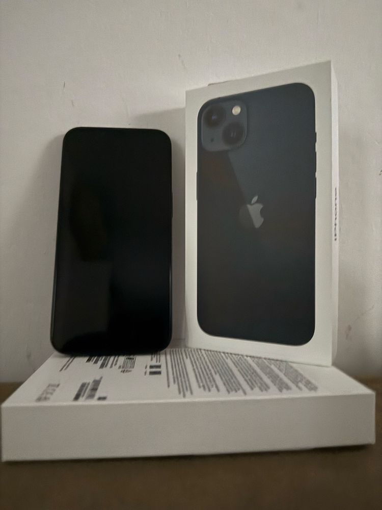 Продавам iPhone 13 128 gb. черен
