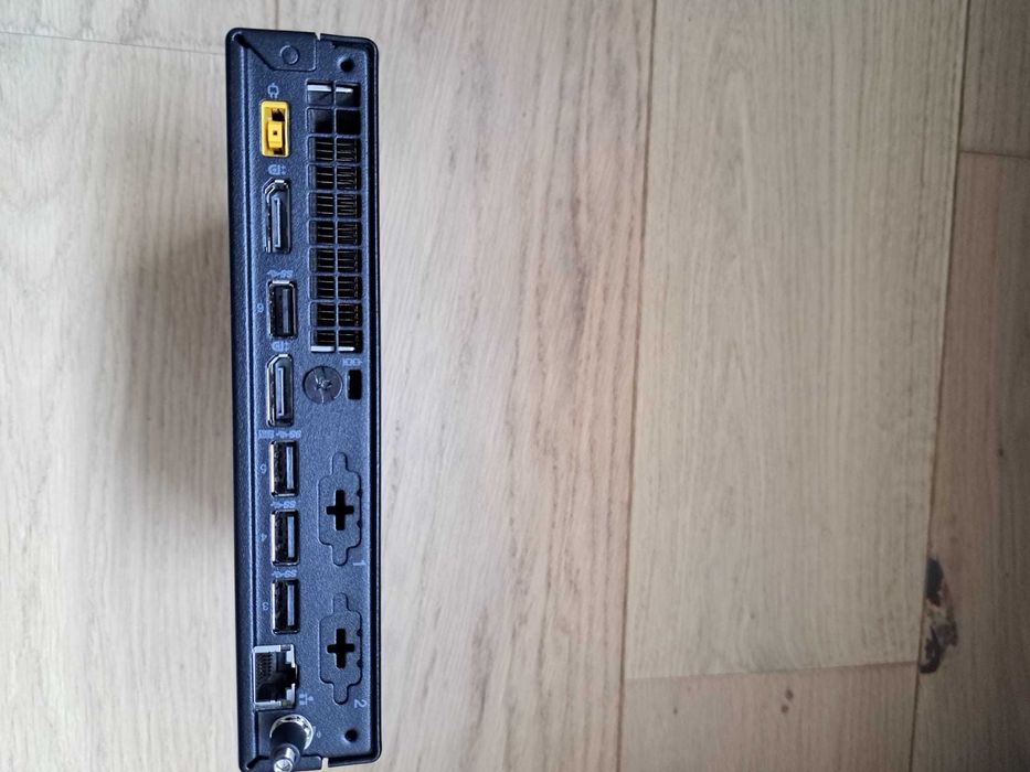 Lenovo ThinkCentre M710q Tiny Mini i5-6500T 8GB 256GB win10