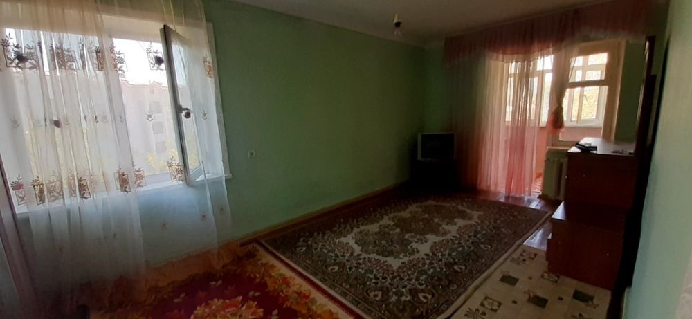 Фаргона Шахар калински масивда 1 хоналик кв сотилади