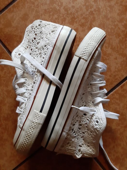 Tenisi Converse diferite culori si modele