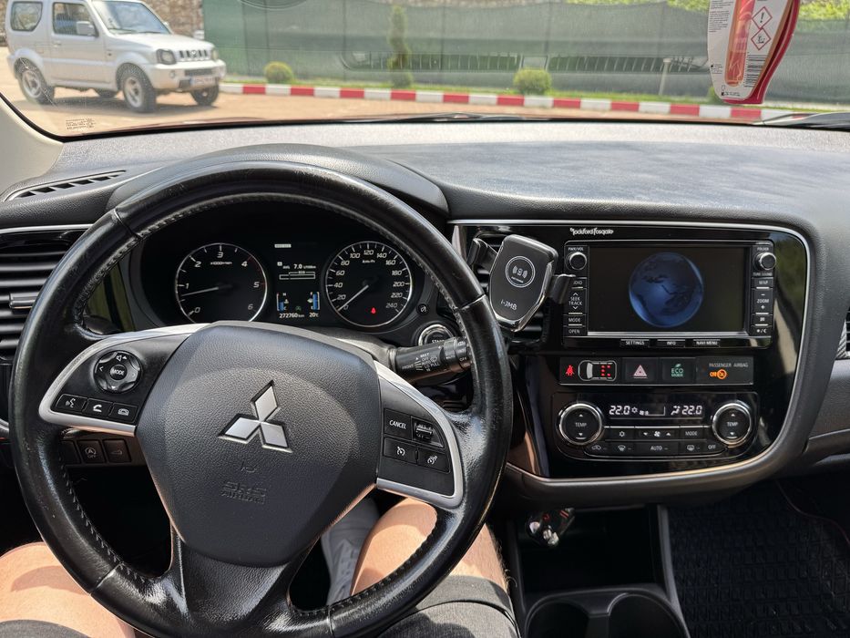 Vând Mitsubishi Outlander ,7 locuri !