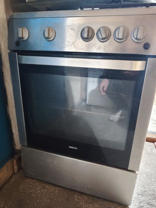 Aragaz 4 ochiuri Beko