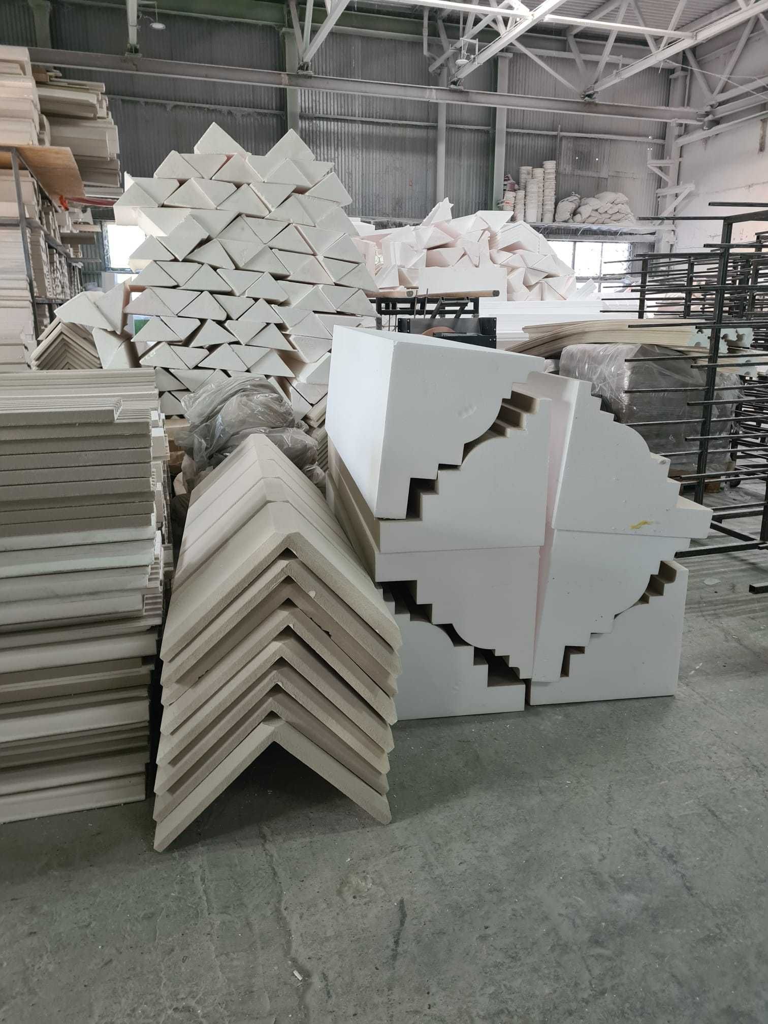 Elemente Decorative Coltare Cornise Ancadramente