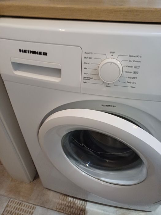 Mașina de spalat rufe HEINNER HWM-6010++