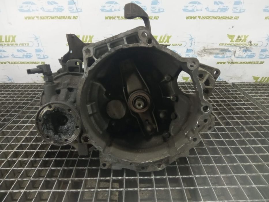 Cutie de viteze manuala 5 trepte 1.9 tdi 02j301107c Volkswagen VW Bor